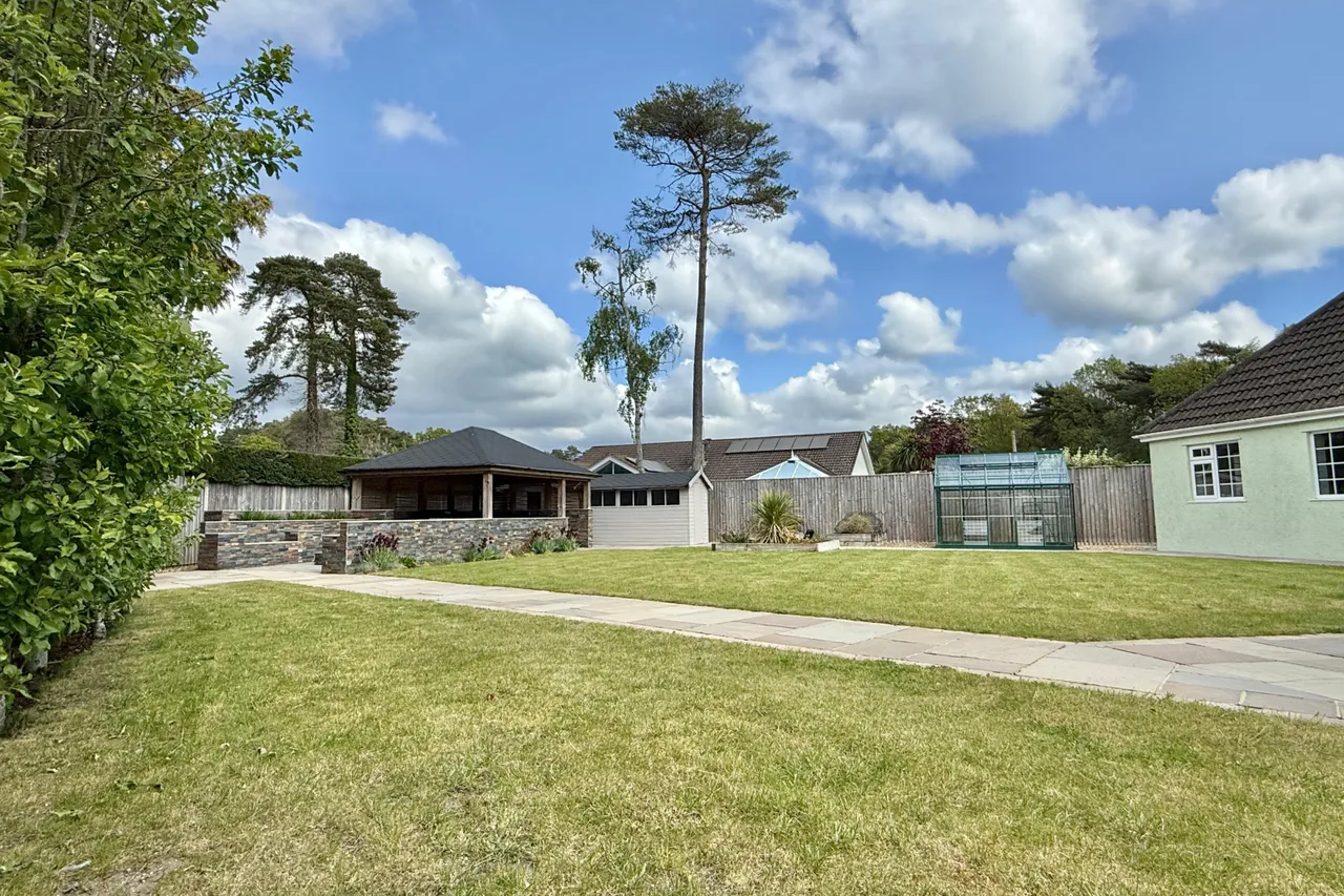 Forest Edge Close, Ashley Heath, BH24, photo 2