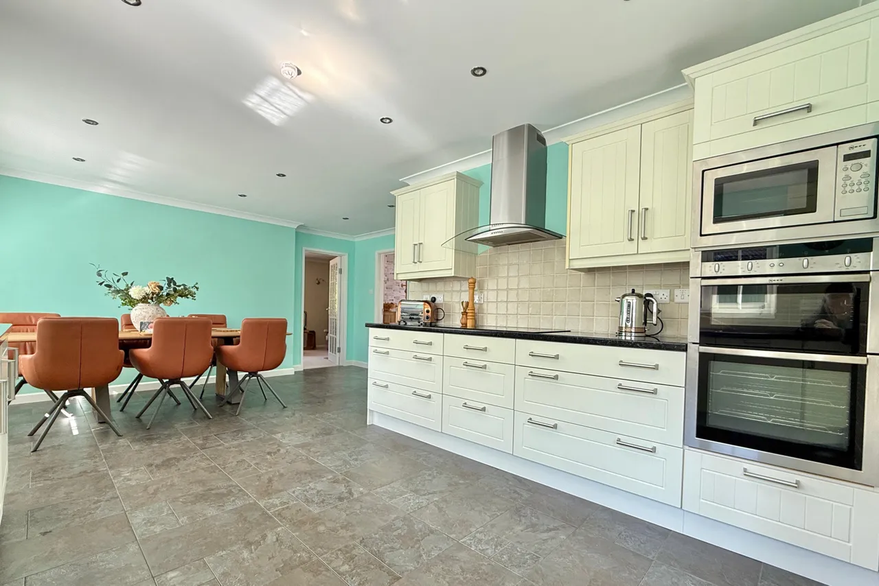 Forest Edge Close, Ashley Heath, BH24, photo 6