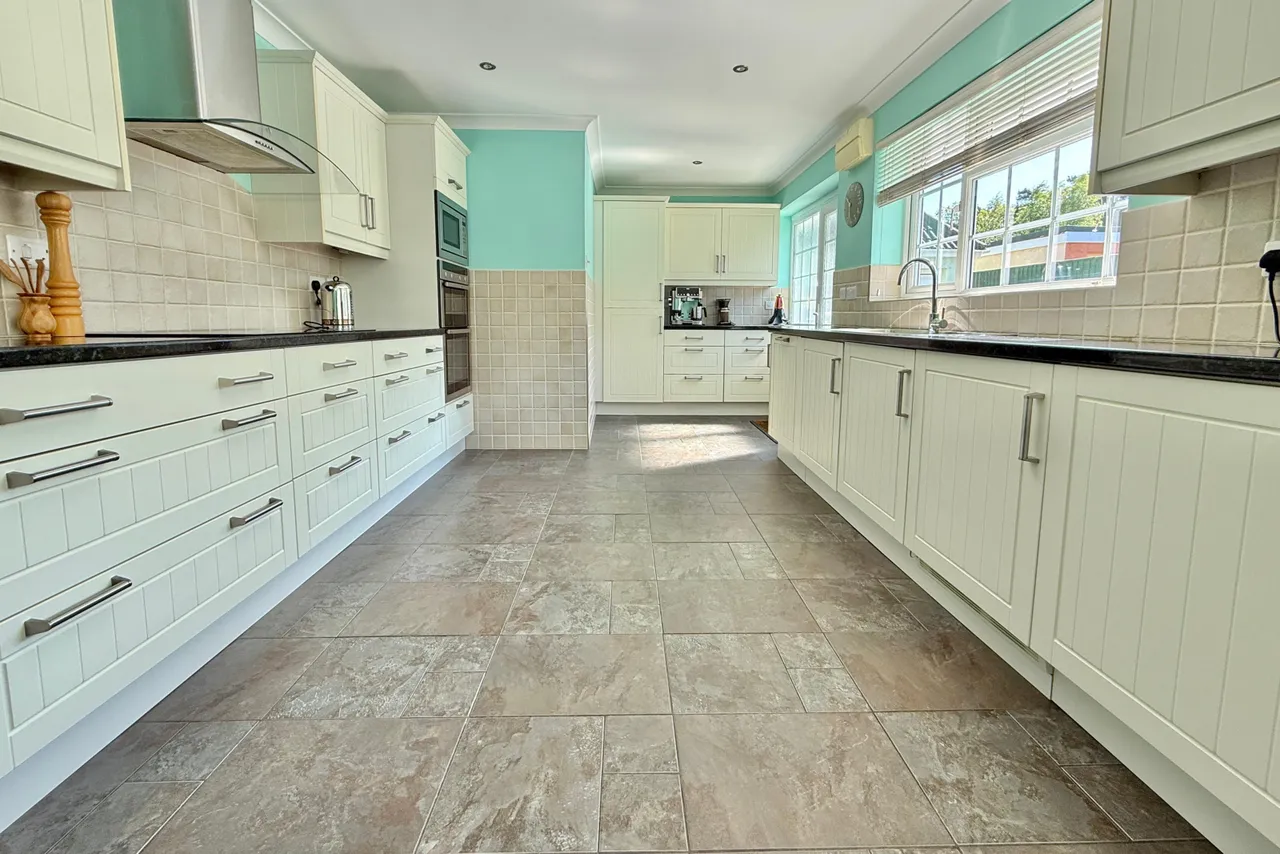 Forest Edge Close, Ashley Heath, BH24, photo 5