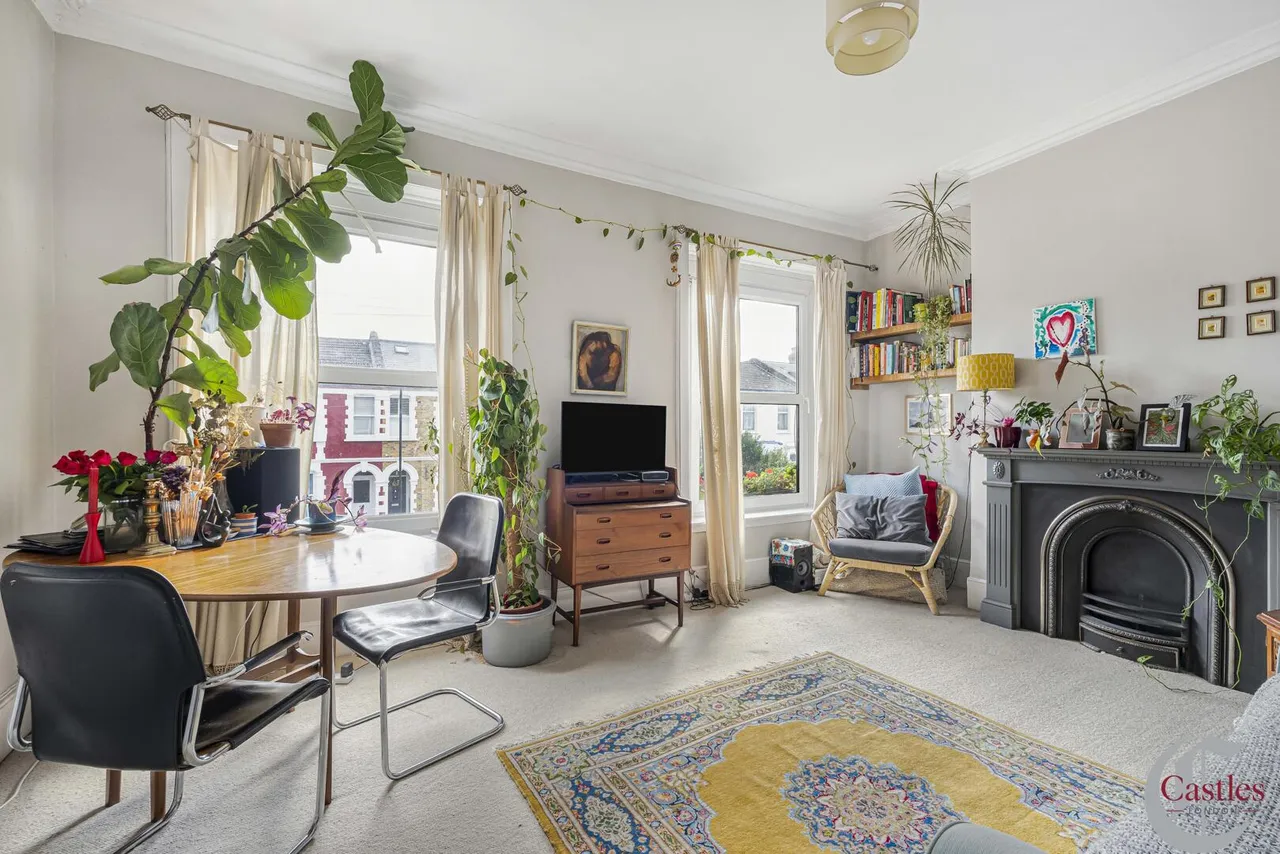 2 bed property for sale, Whittington Road, N22
