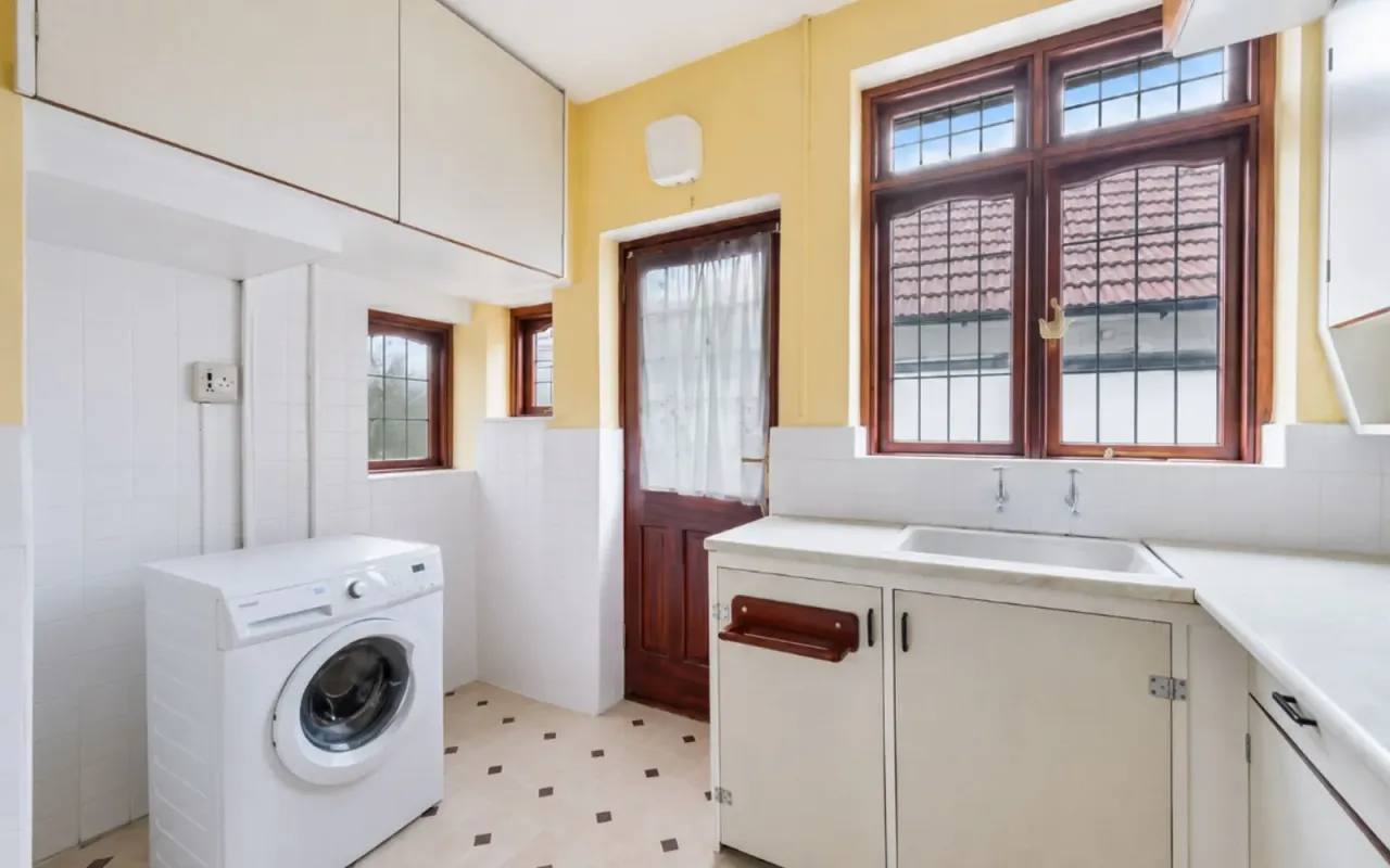 The Warren, Worcester Park, KT4, photo 6