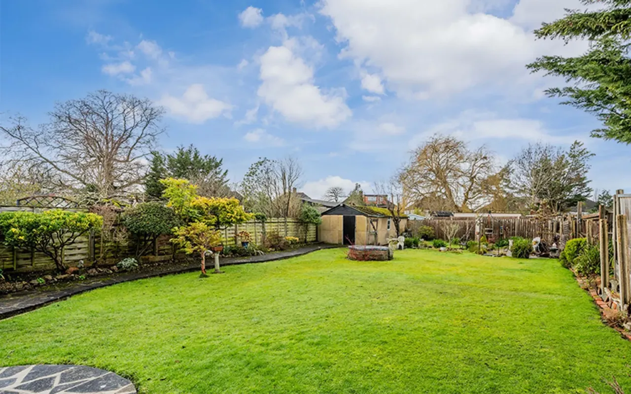 2 bed house for sale — The Warren, Worcester Park, KT4