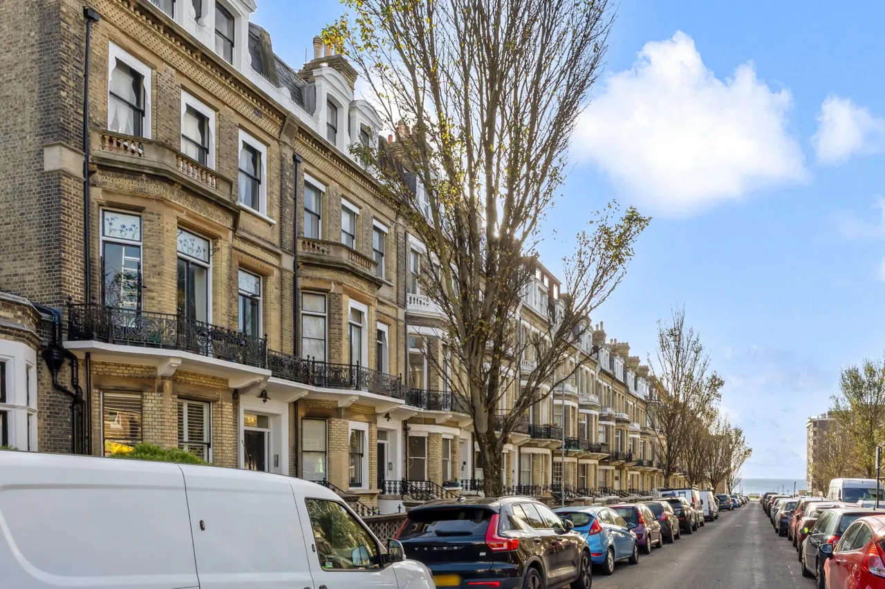 First Avenue, Hove, BN3, photo 2