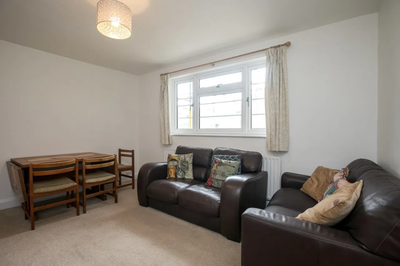 Manor Court, Twickenham, photo 9