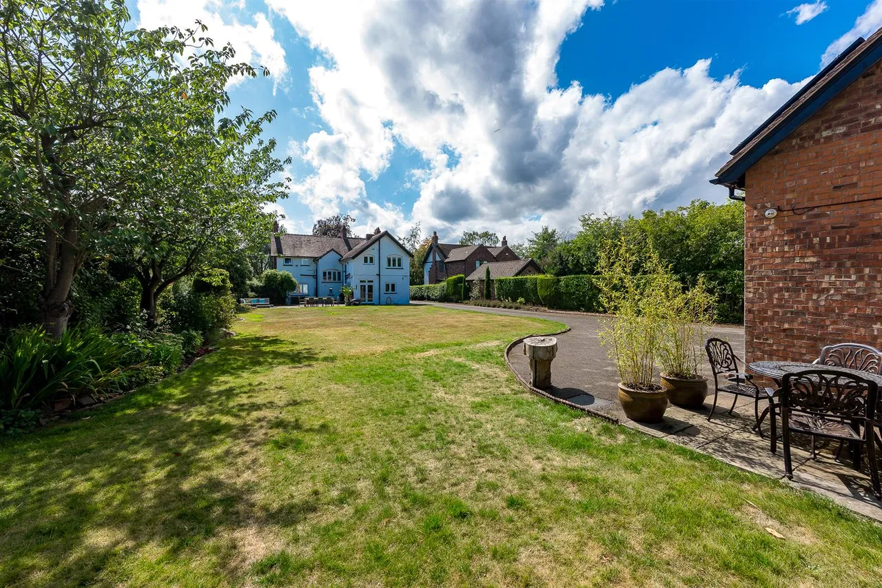 Styal Road, Wilmslow, SK9, photo 30