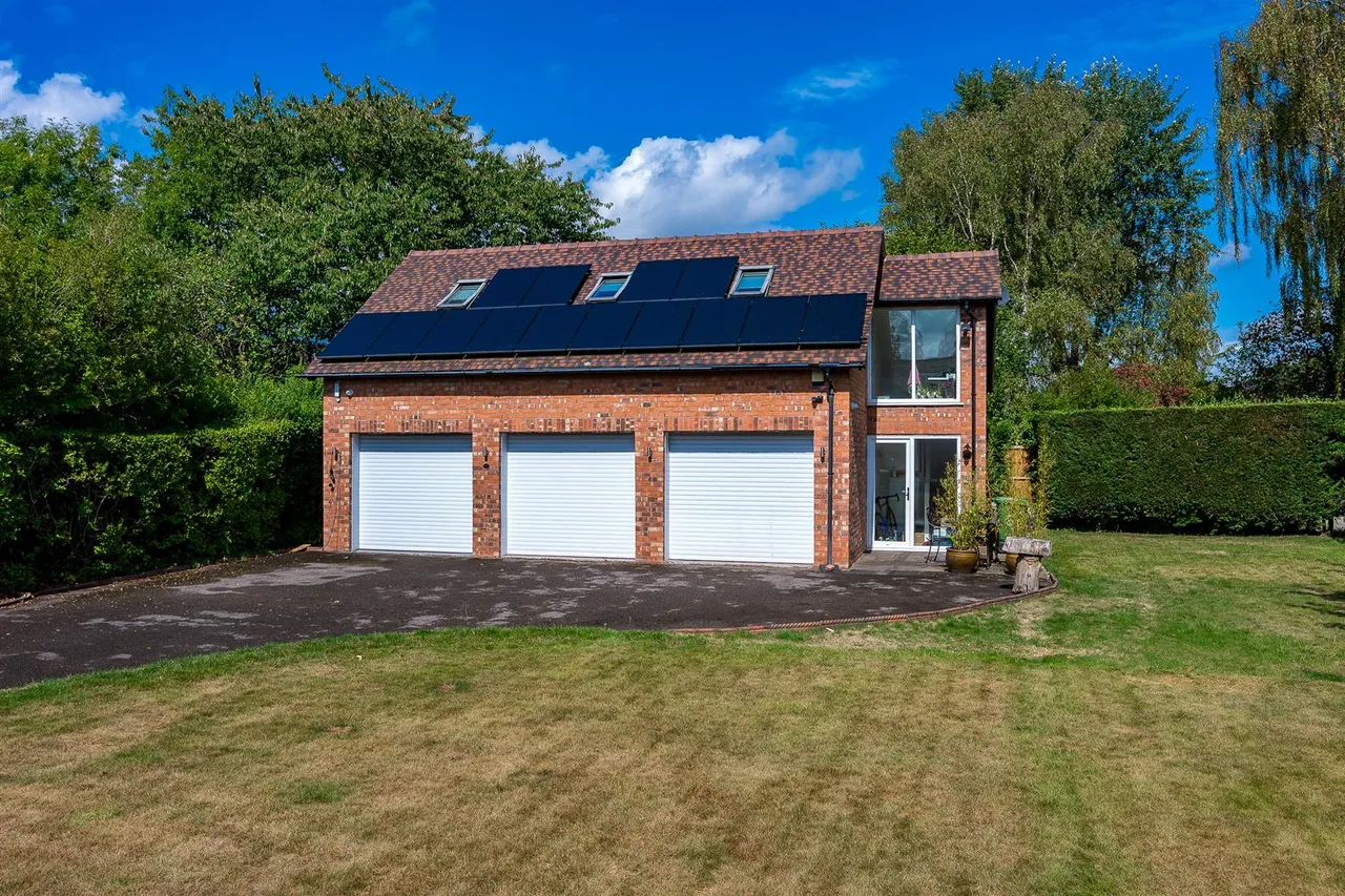 Styal Road, Wilmslow, SK9, photo 3