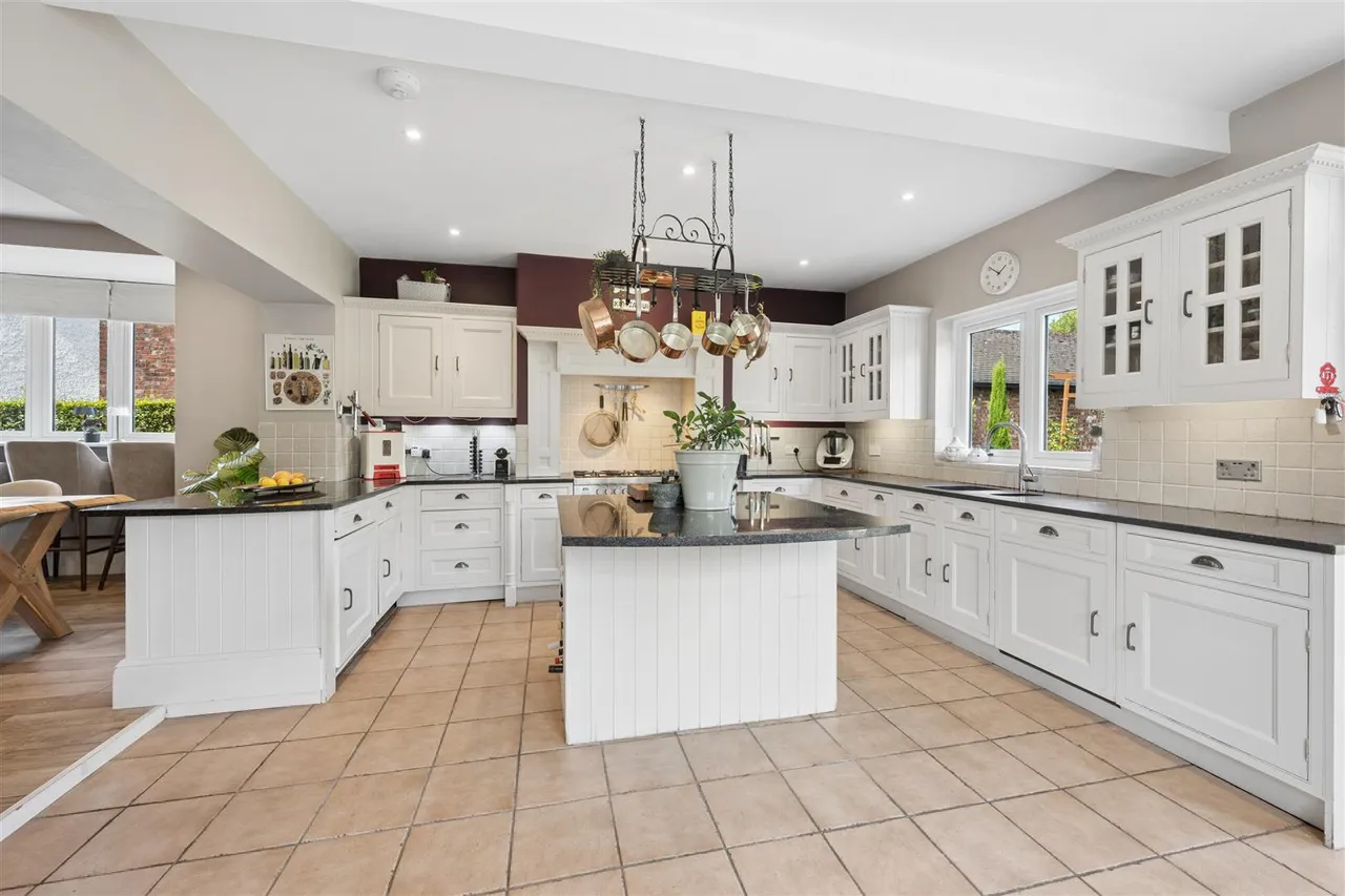 Styal Road, Wilmslow, SK9, photo 7