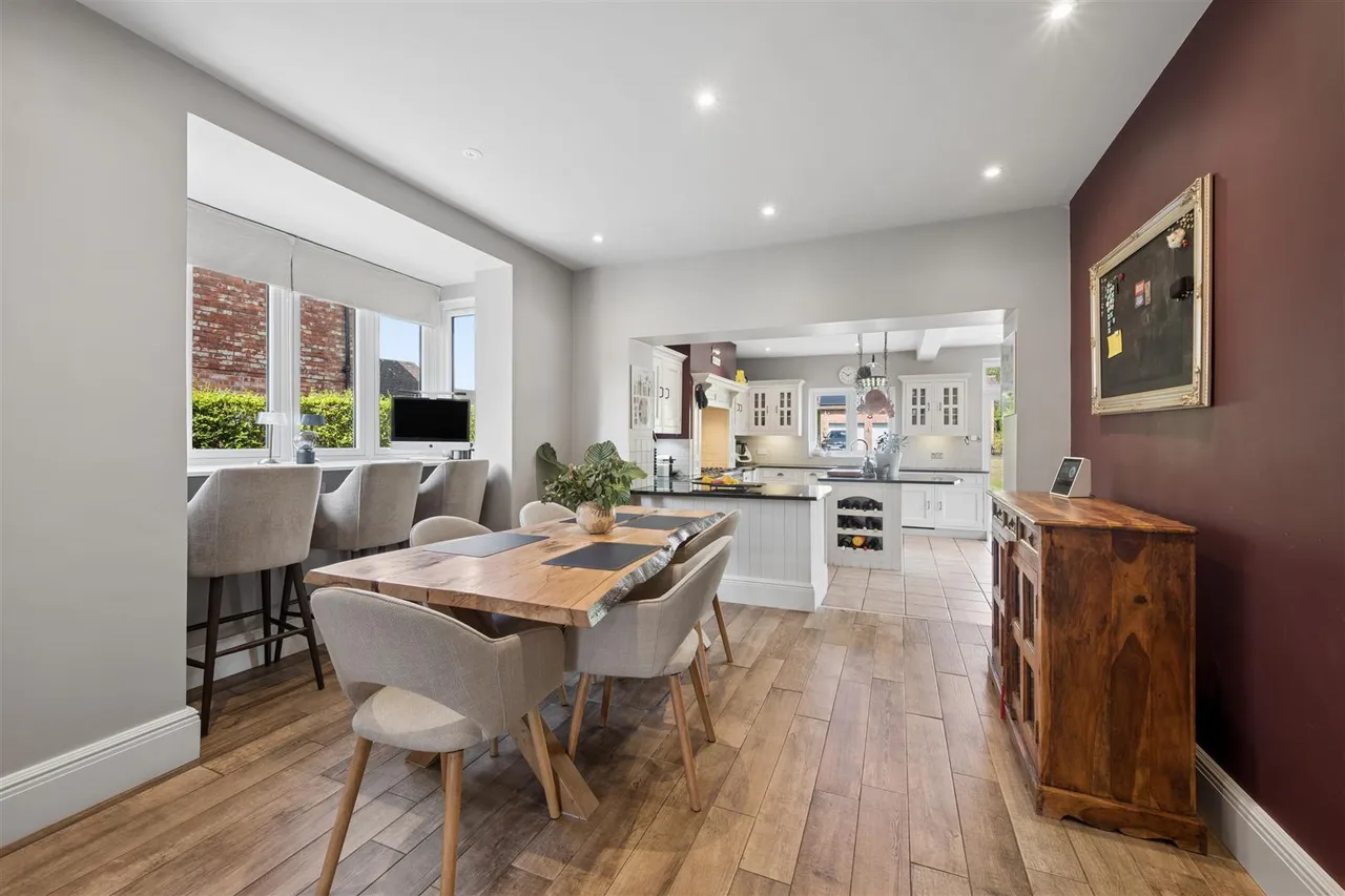 Styal Road, Wilmslow, SK9, photo 6