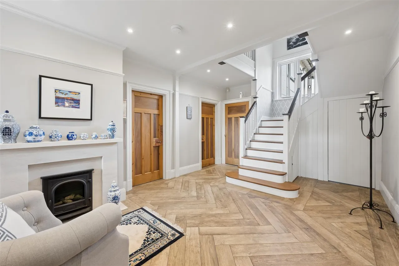 Styal Road, Wilmslow, SK9, photo 4