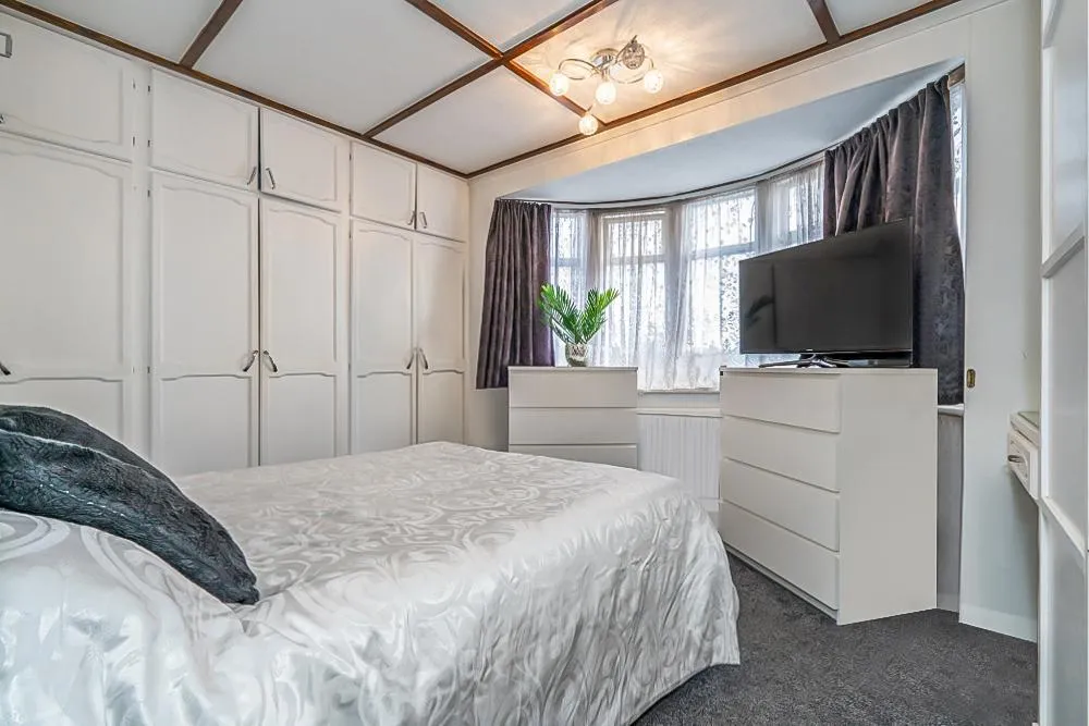 Queens Avenue, Stanmore, HA7, photo 8
