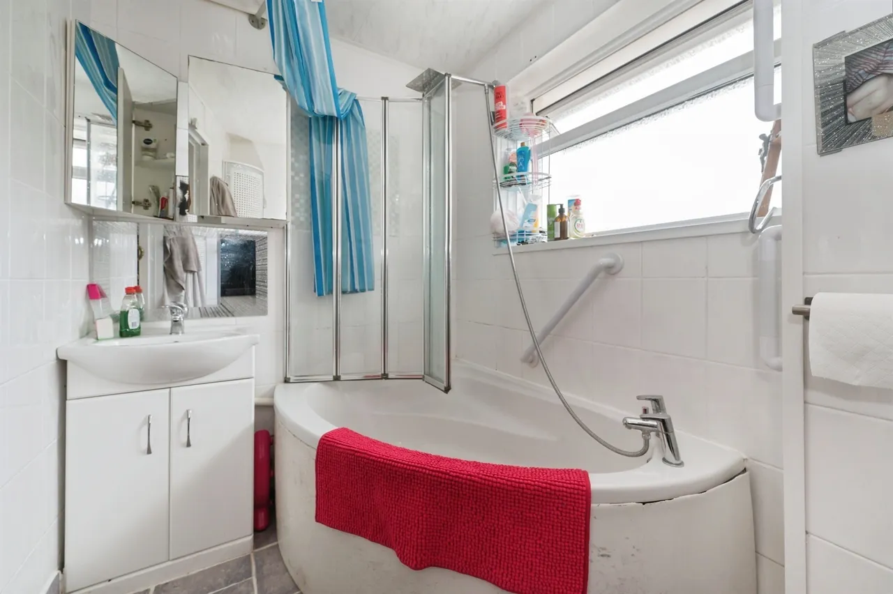 Ribble Close, Chandler's Ford, SO53, photo 7