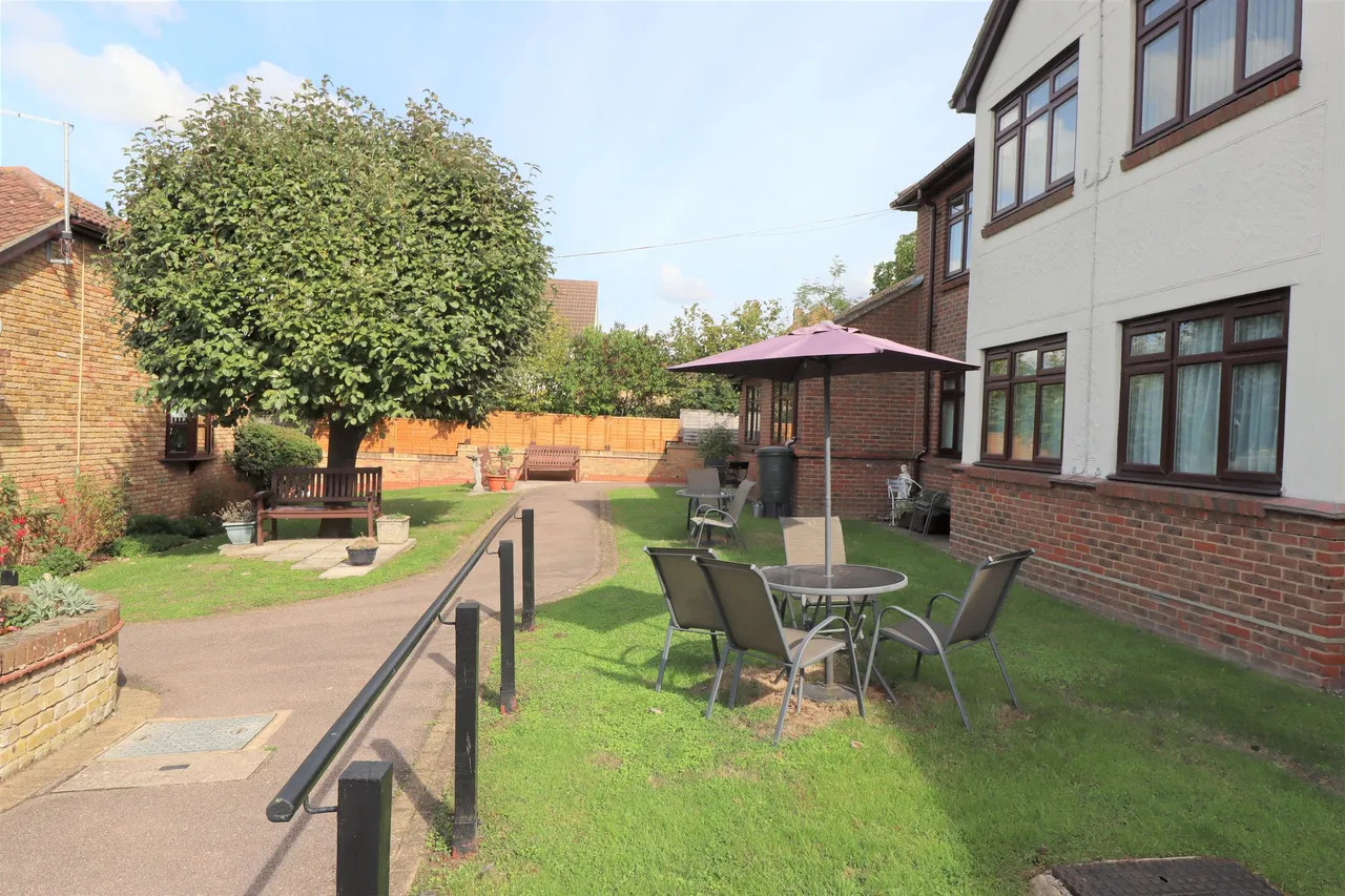 Sheriton Square, Rayleigh, Essex, SS6 9LL, photo 3