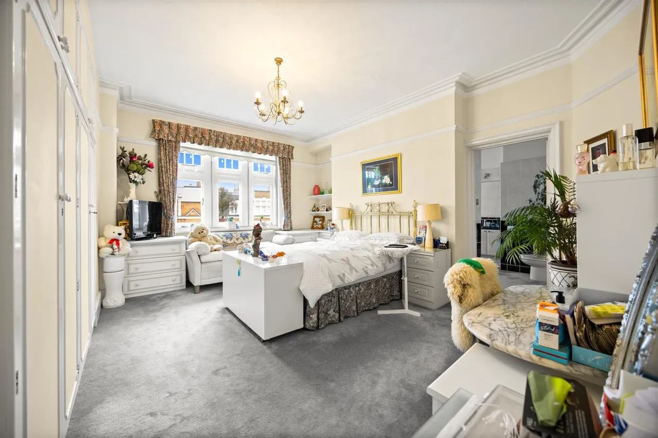 Finchley Road, London NW3 7BA, photo 4