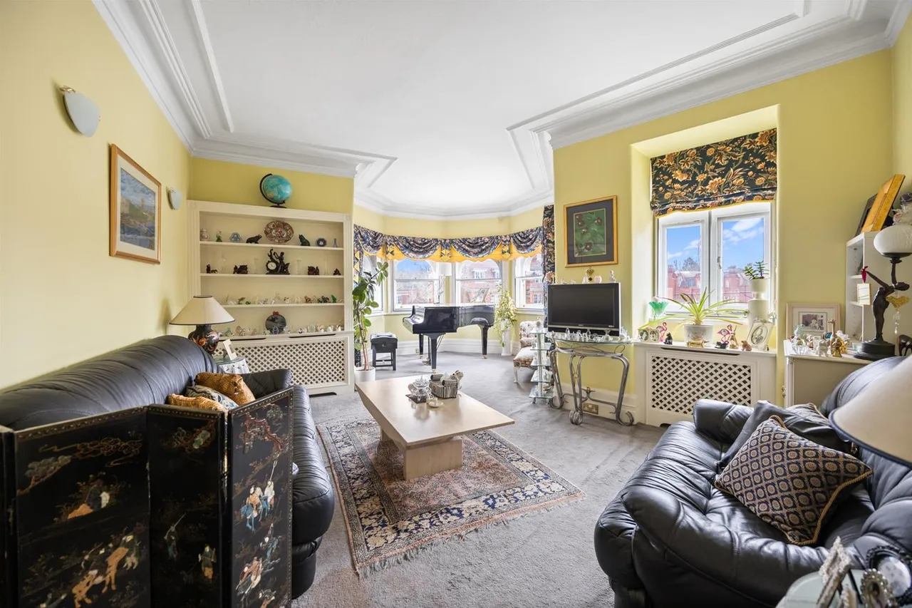 4 bed flat for sale — Finchley Road, London NW3 7BA