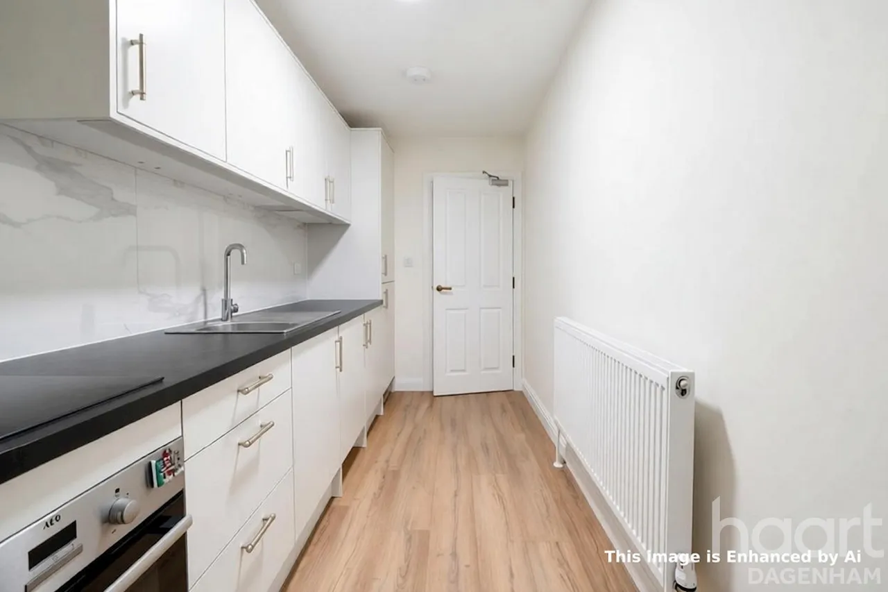 Western Avenue, Dagenham, RM10, photo 7