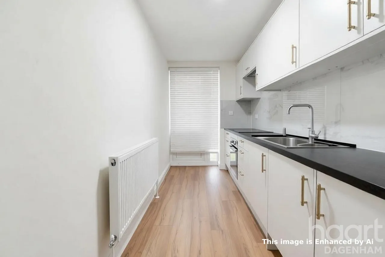 Western Avenue, Dagenham, RM10, photo 6