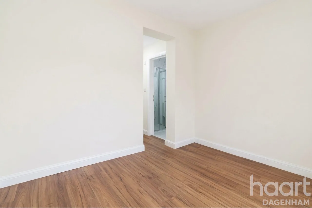 Western Avenue, Dagenham, RM10, photo 17