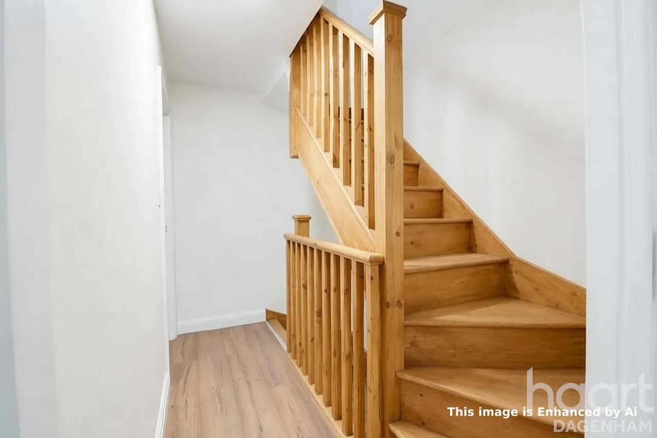 Western Avenue, Dagenham, RM10, photo 15