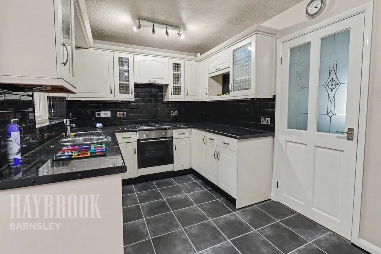 Harvest Close, Worsbrough, photo 4