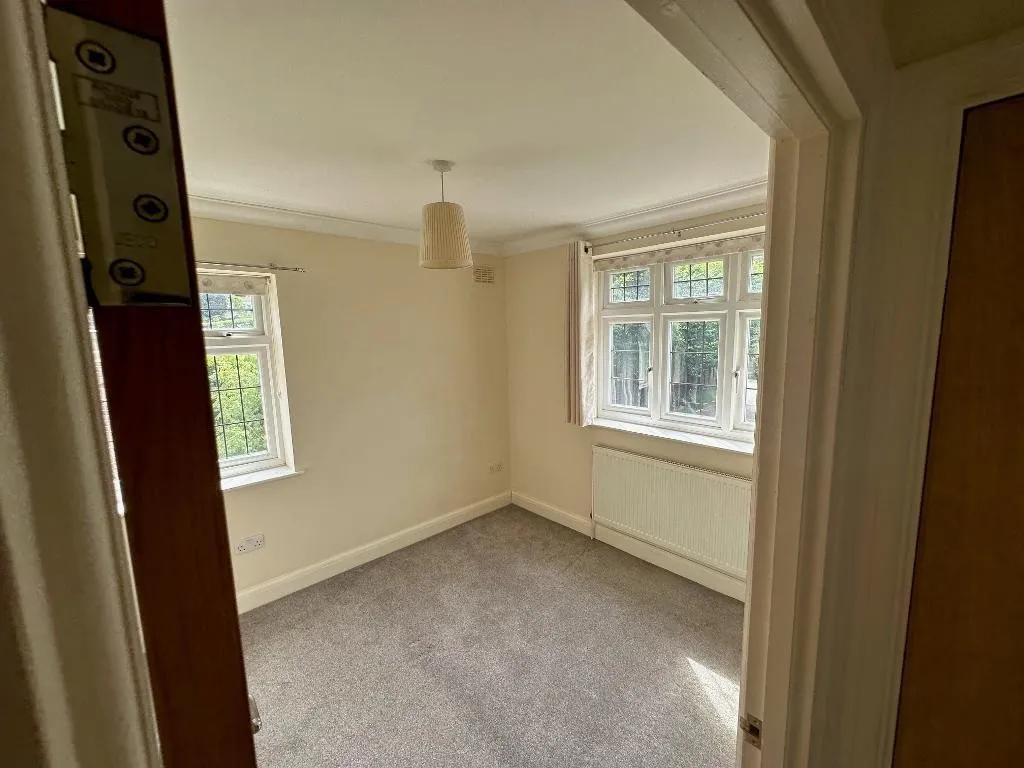 Elmfield Way, South Croydon, photo 3