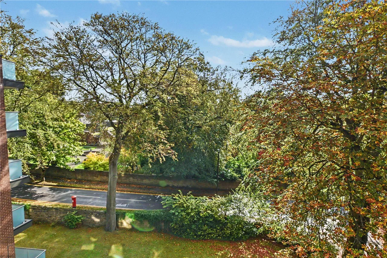 Woodville Court, Roundhay, LS8, photo 7