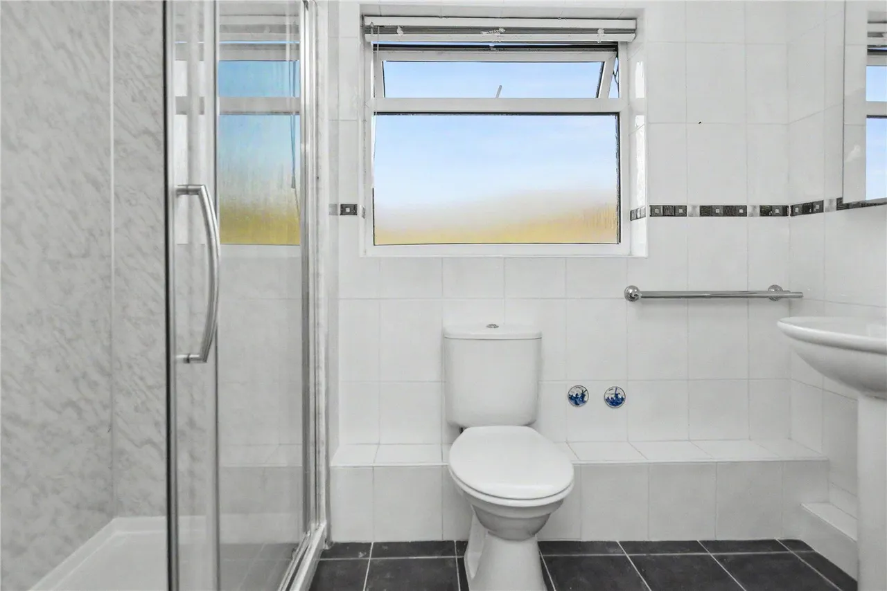 Woodville Court, Roundhay, LS8, photo 8