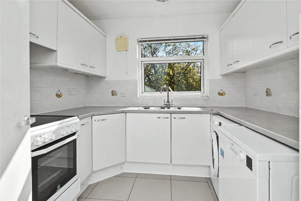 Woodville Court, Roundhay, LS8, photo 4