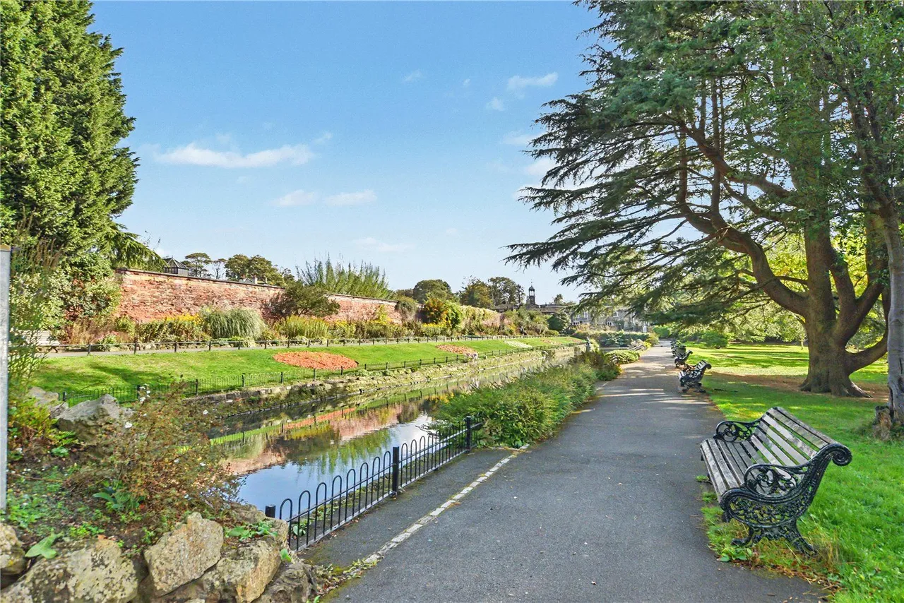 Woodville Court, Roundhay, LS8, photo 10