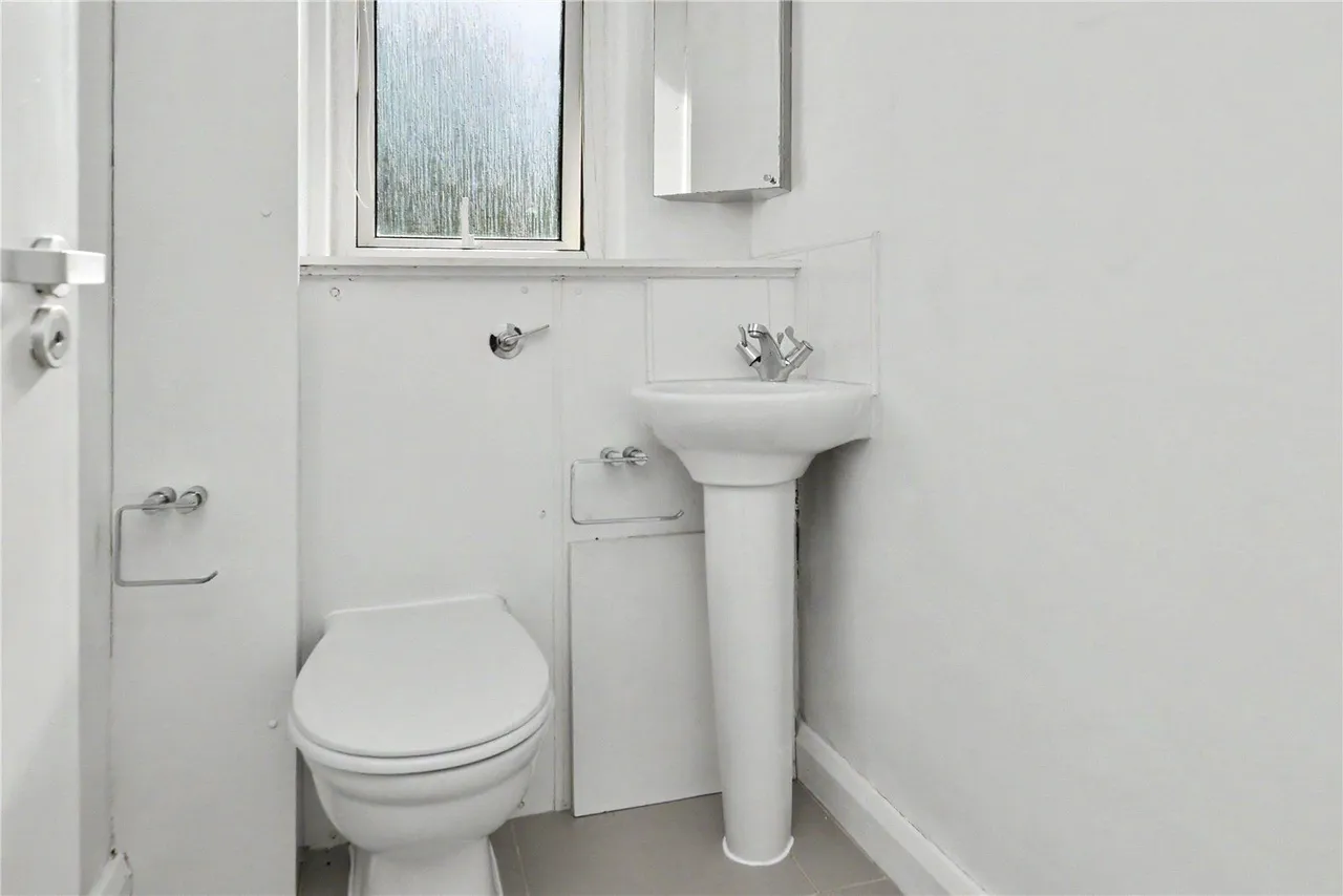 Woodville Court, Roundhay, LS8, photo 13