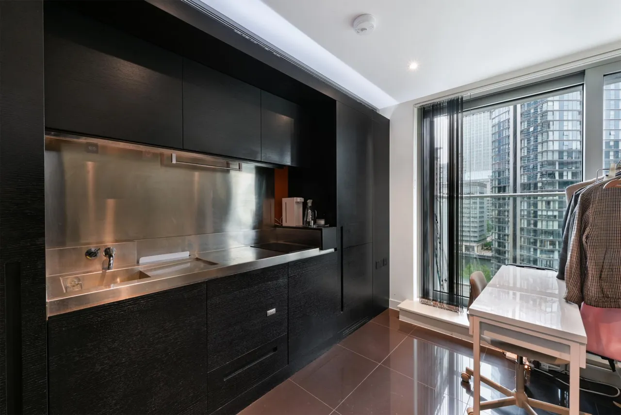 Pan Peninsula Square, Canary Wharf, E14, photo 5
