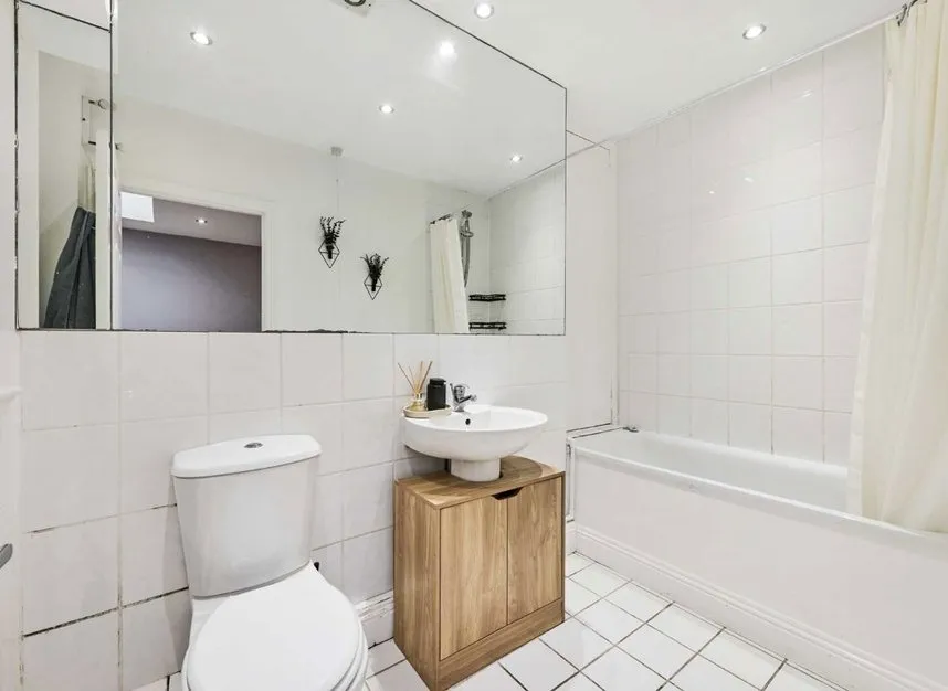 Trewince Road, Raynes Park, SW20, photo 6