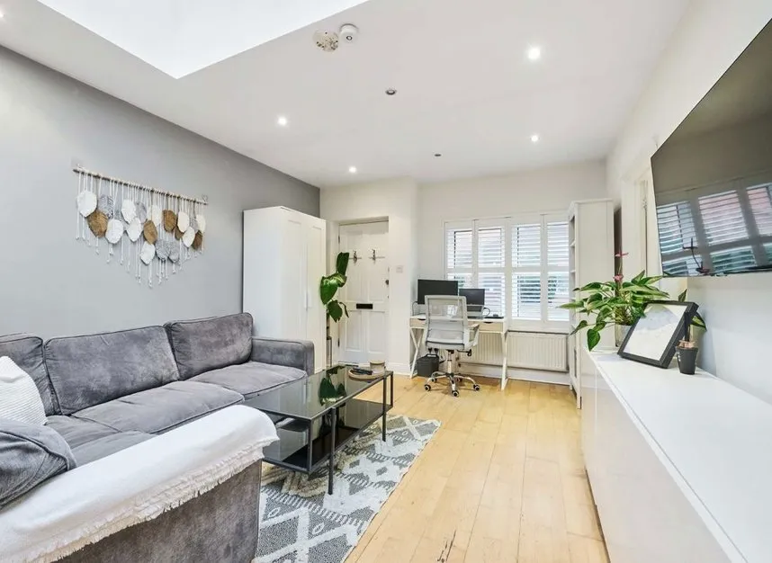 Trewince Road, Raynes Park, SW20, photo 2