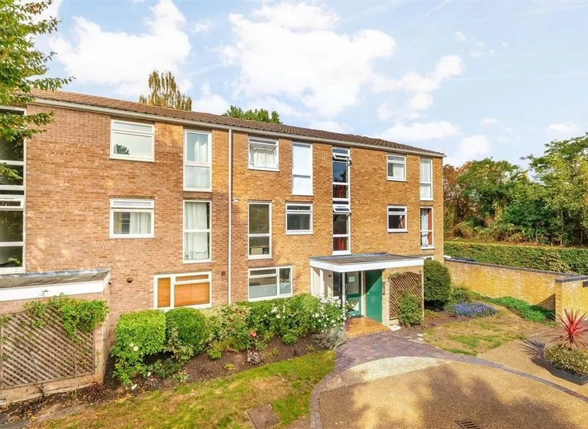 1 bed flat for sale, Harrowdene Gardens, Teddington, TW11