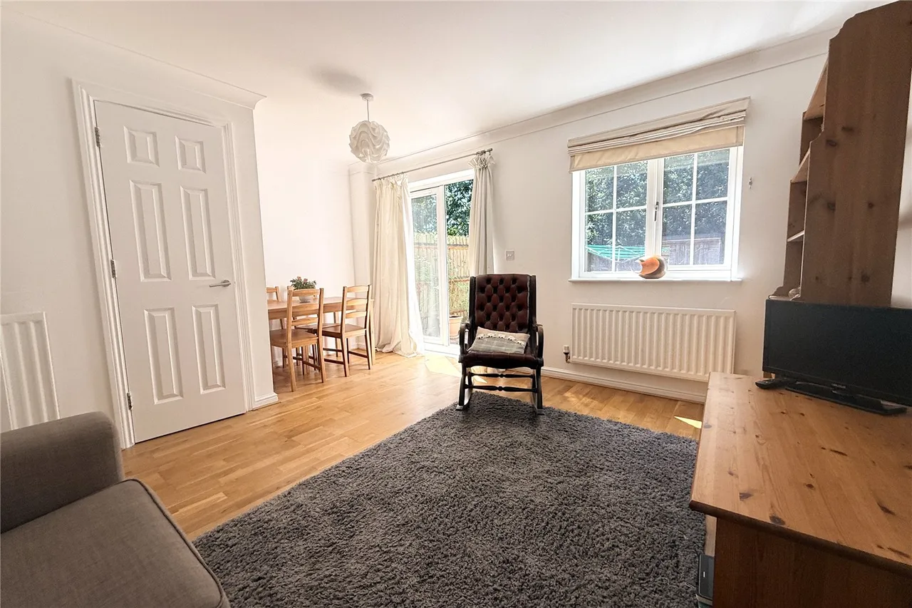 Maple Avenue, Farnborough, Hampshire, GU14 9UR, photo 4