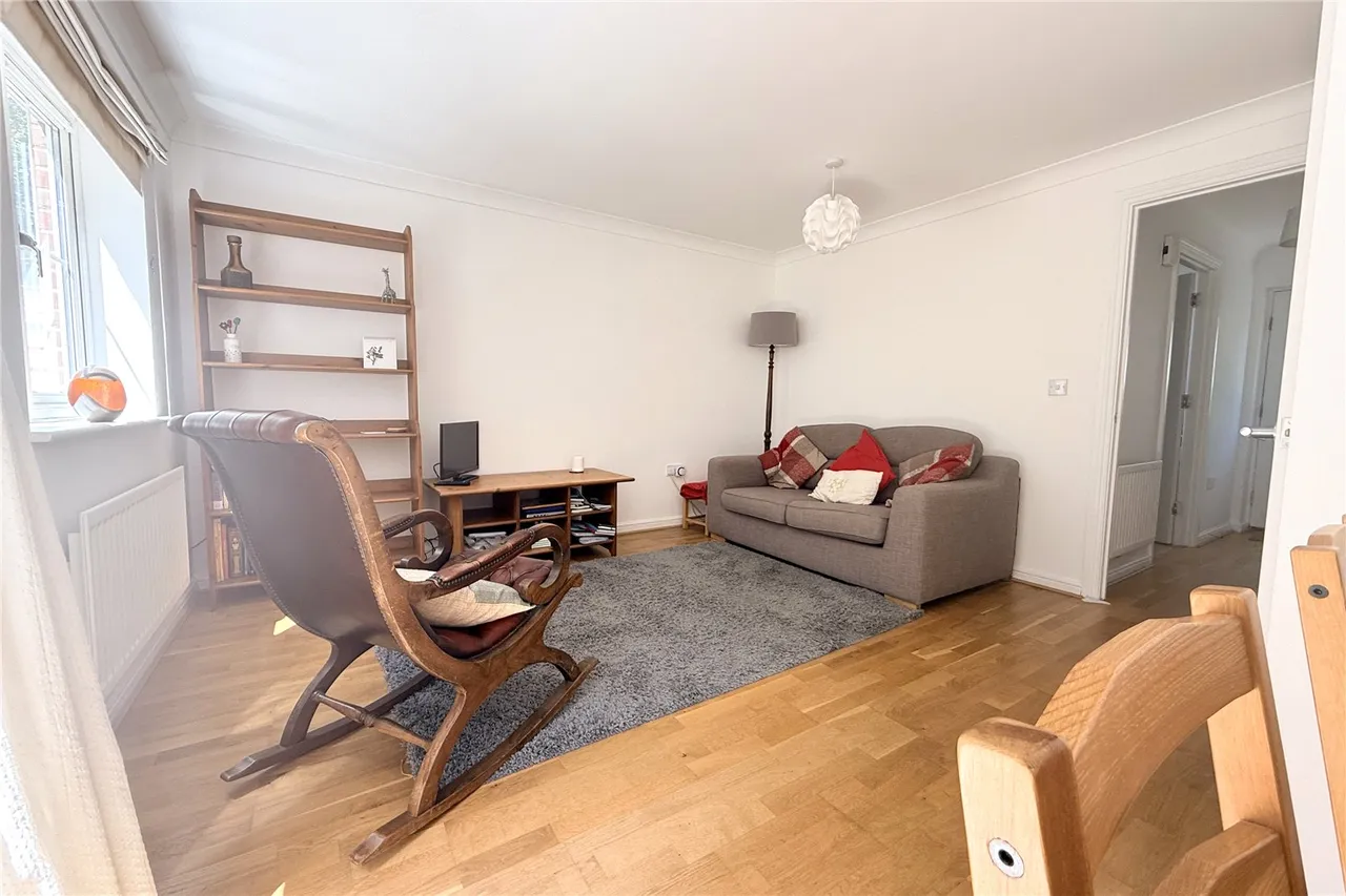 Maple Avenue, Farnborough, Hampshire, GU14 9UR, photo 10