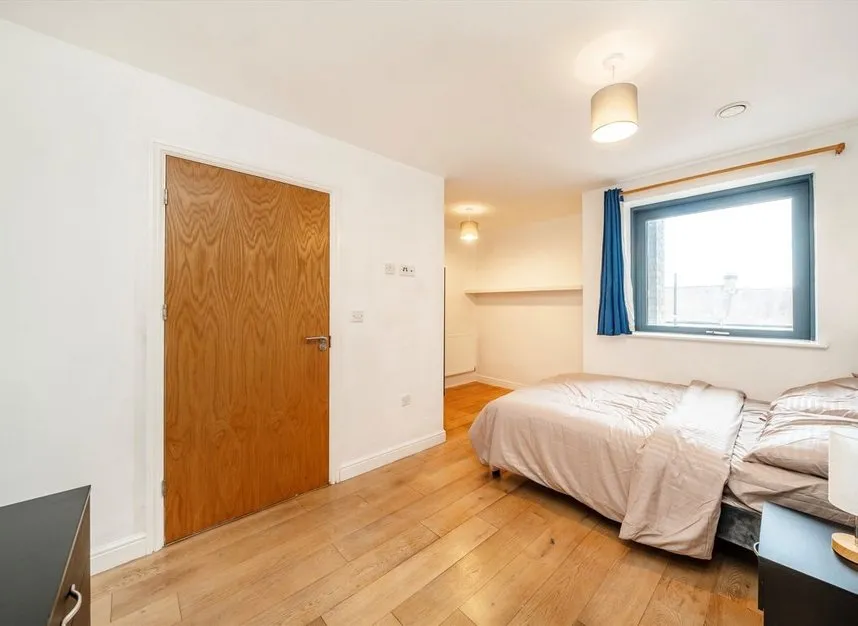 The Broadway, Greenford, UB6, photo 4