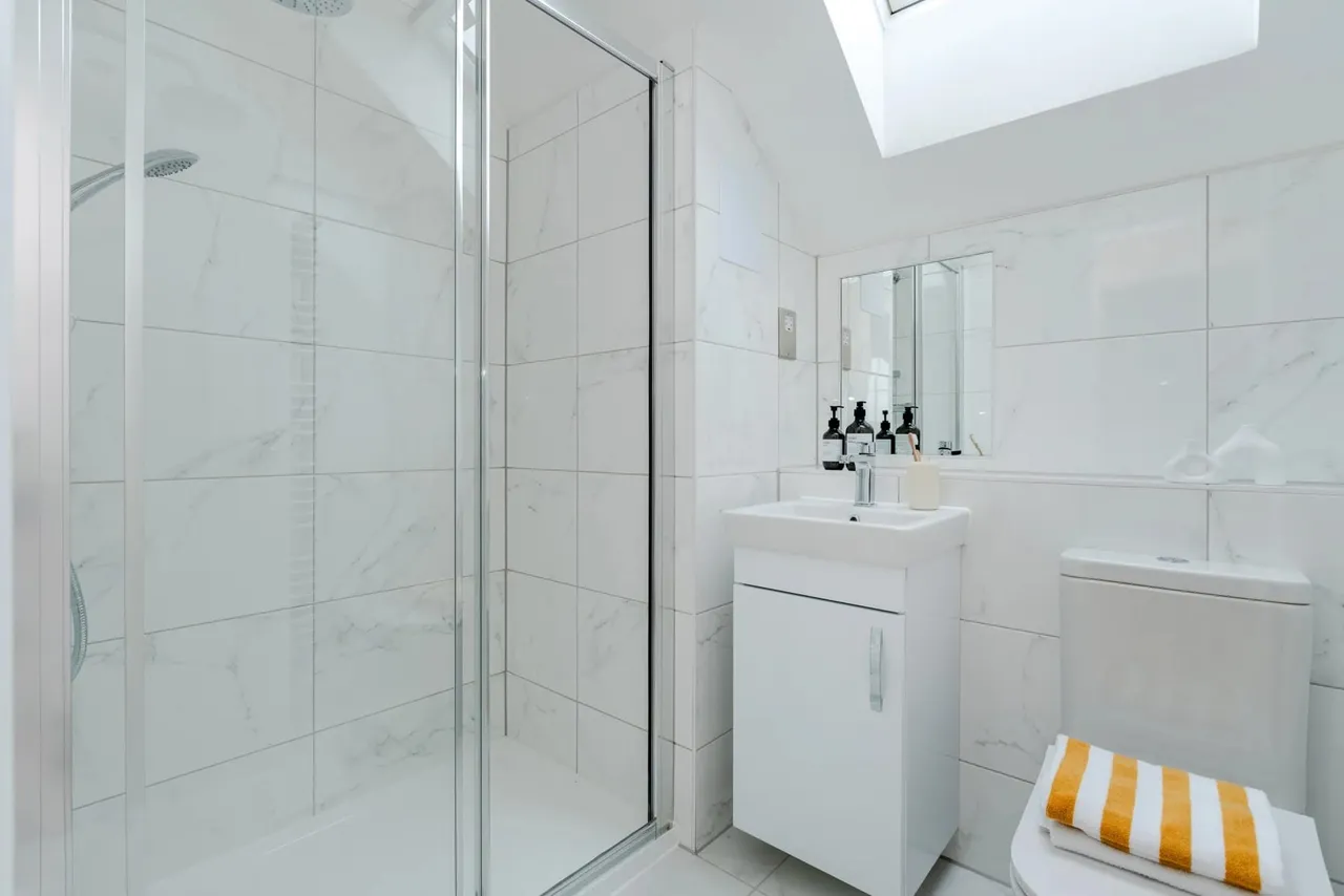 Buckingham Road, Milton Keynes, MK3, photo 13