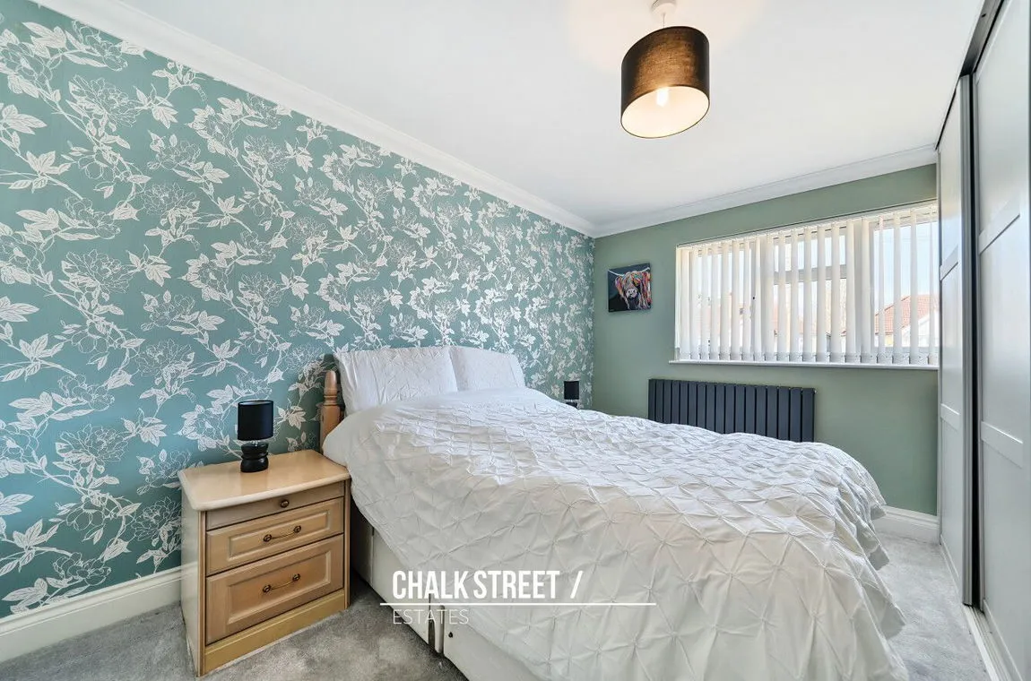 Blandford Close, Romford, RM7 8BP, photo 12