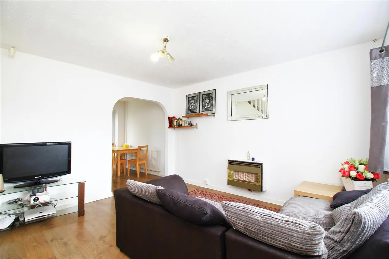 Sarnesfield Close, Manchester, photo 3