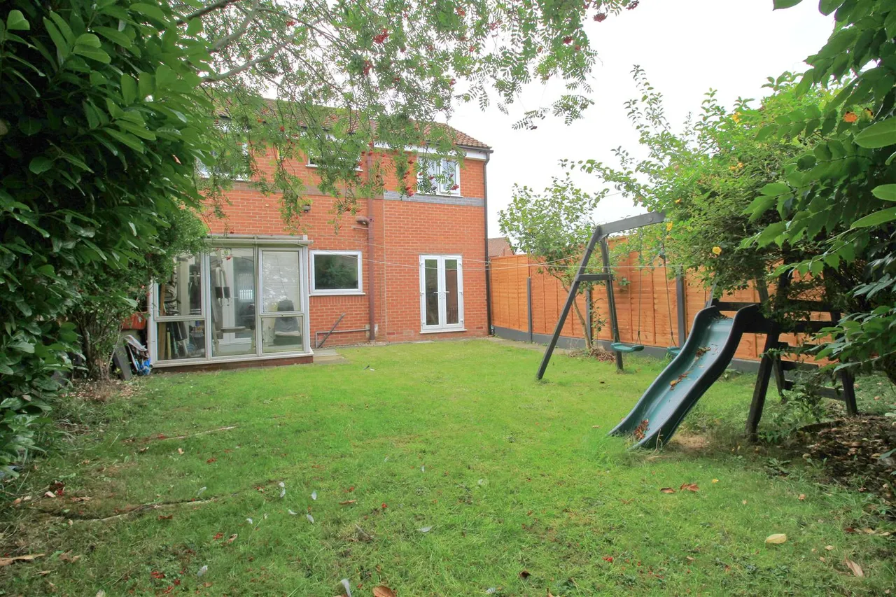 Sarnesfield Close, Manchester, photo 20