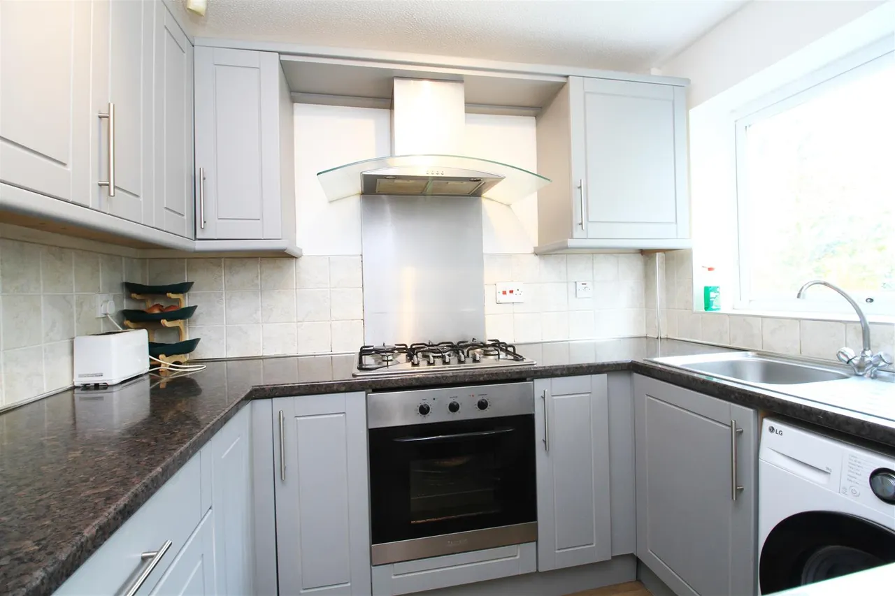 Sarnesfield Close, Manchester, photo 7