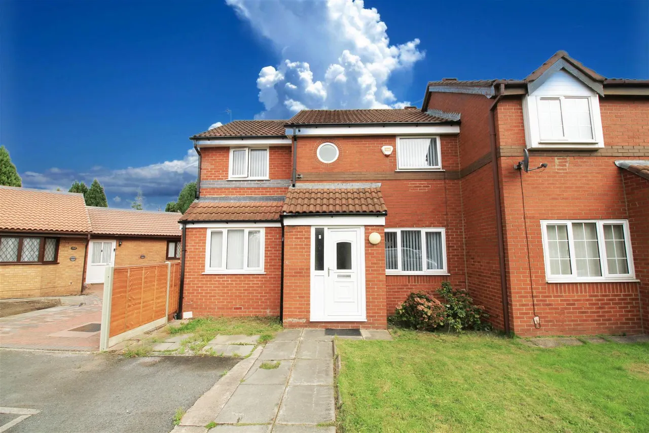 4 bed house for sale, Sarnesfield Close, Manchester