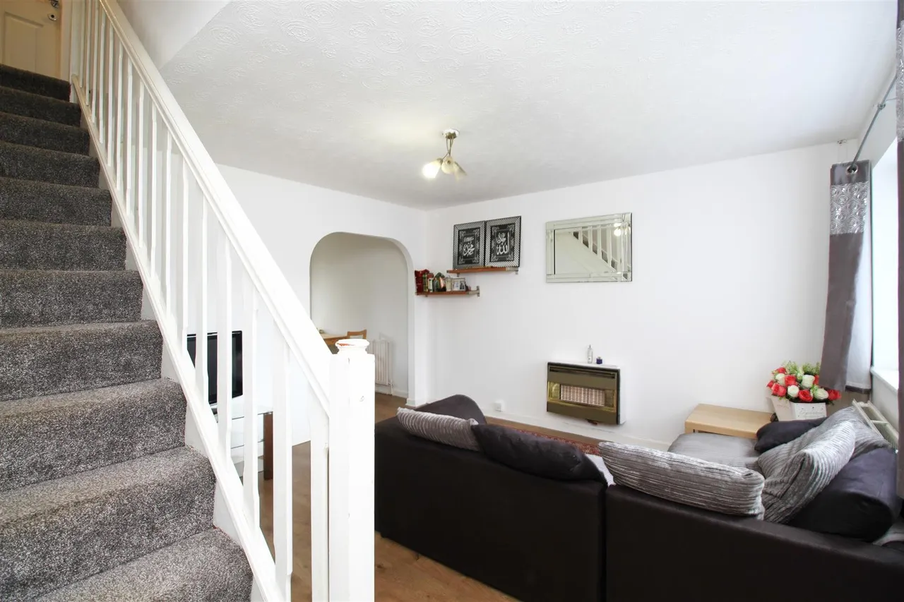 Sarnesfield Close, Manchester, photo 2