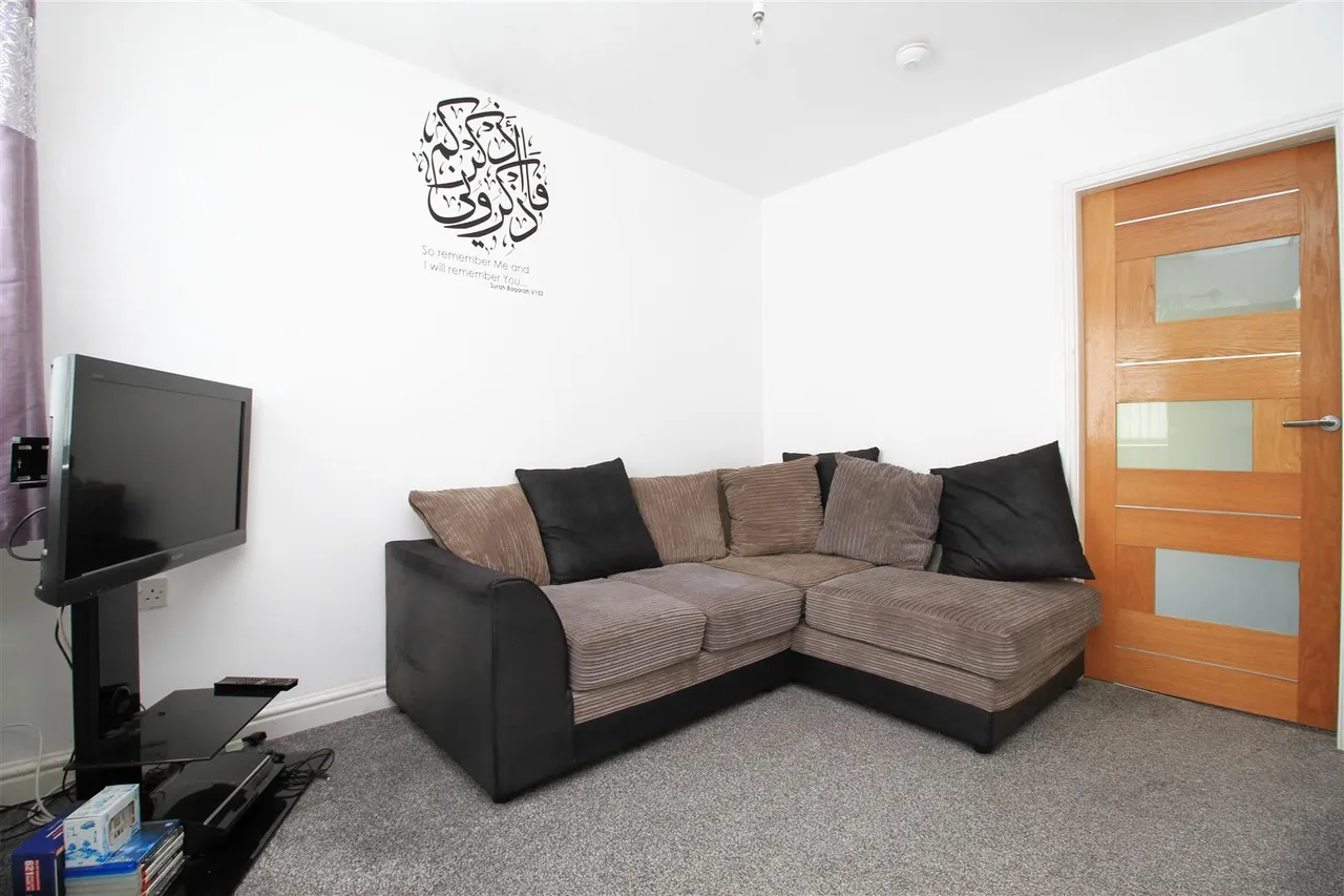 Sarnesfield Close, Manchester, photo 9