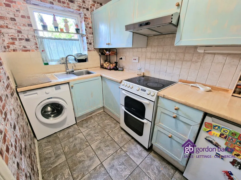 Sway Gardens, Bournemouth, BH8 0PG, photo 3