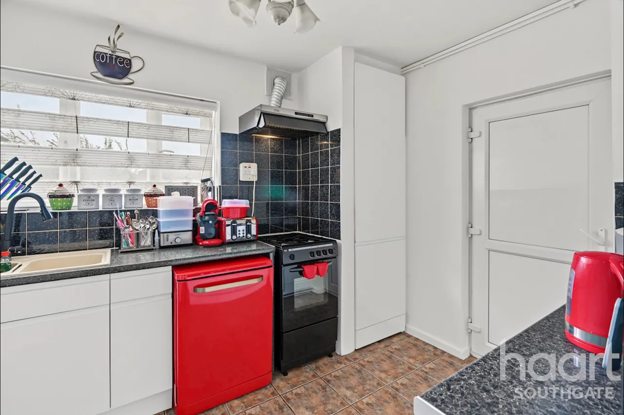 Worcesters Avenue, Enfield, EN1, photo 17