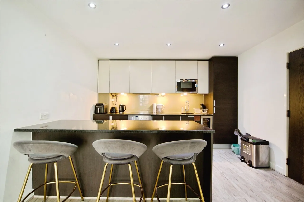 Commander Avenue, LONDON, London, NW9, photo 5