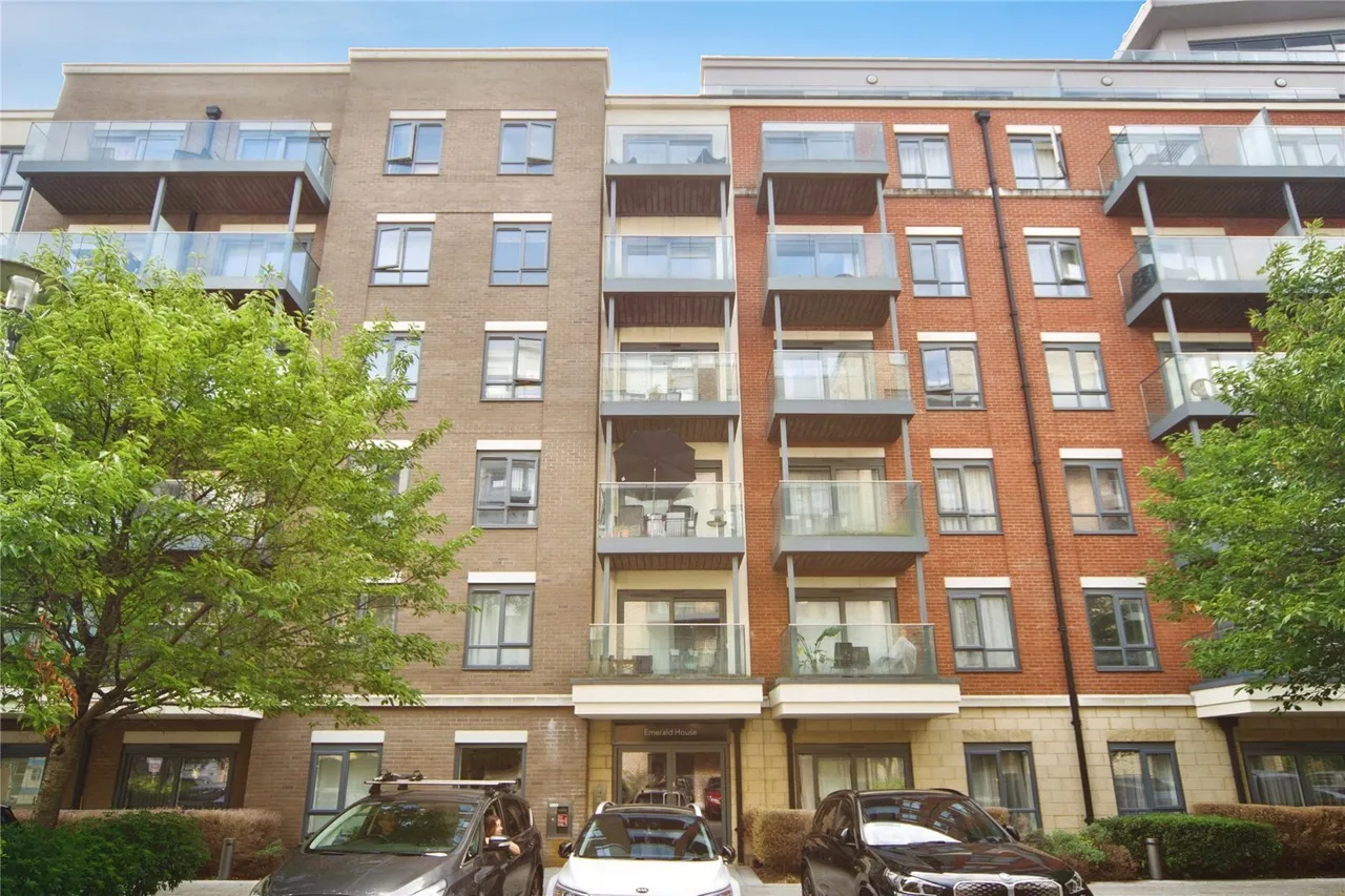 2 bed flat for sale — Commander Avenue, LONDON, London, NW9