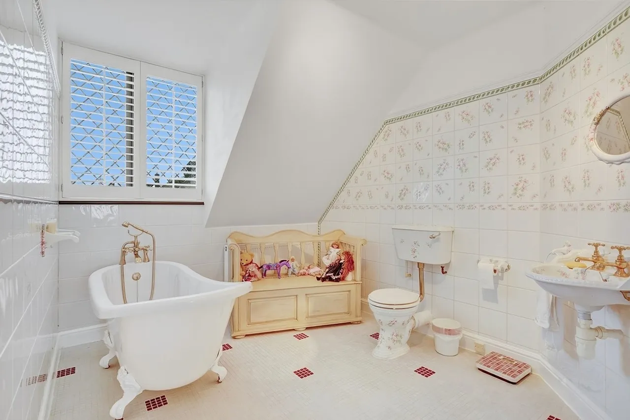 Bury Road, London, E4, photo 12