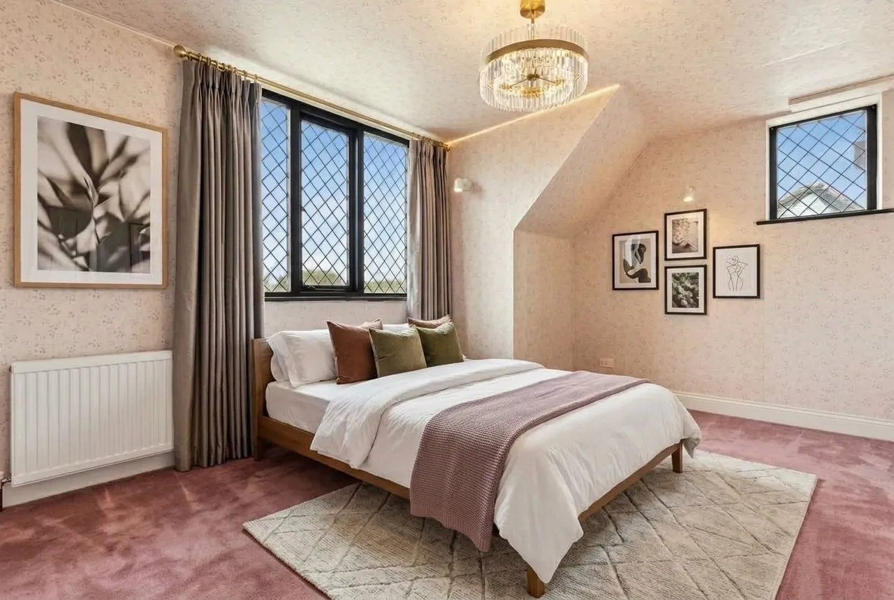 Bury Road, London, E4, photo 36